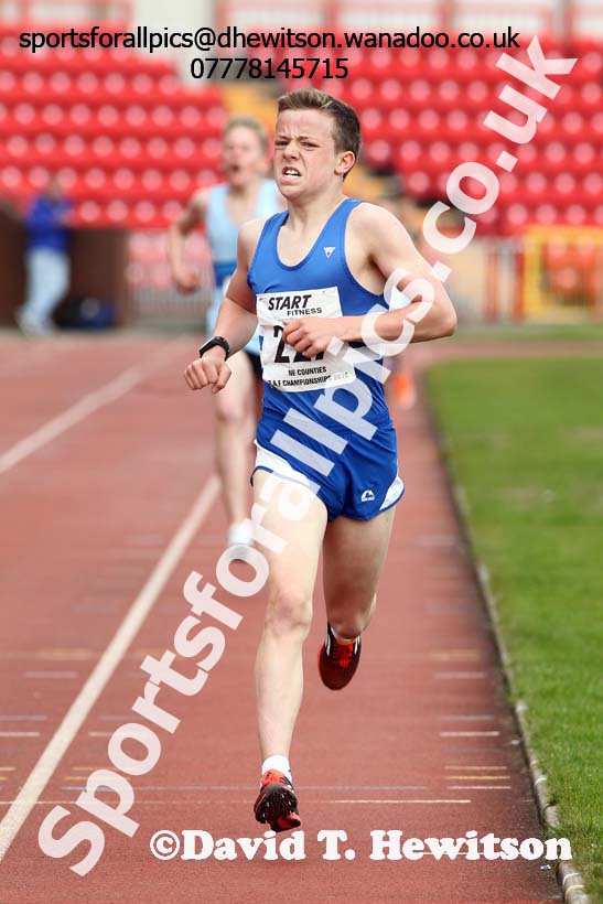 Boys under-15s 1500 metres, North Eastern Track and Field Champs, Gateshead Stadium. Photo: David T. Hewitson/Sports for All Pics
